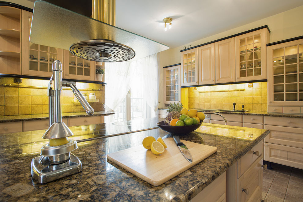 Kitchen with granite countertops - 7 Best Kitchen Countertop Trends