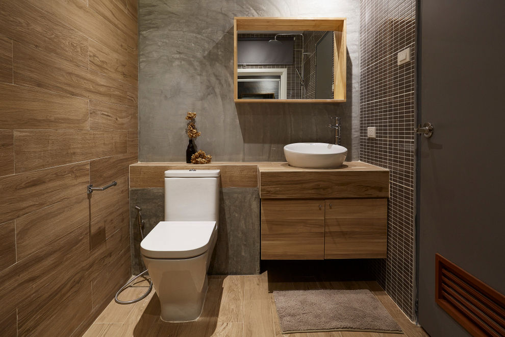 Bathroom with wood planks - 2021 Bathroom Tile Trends